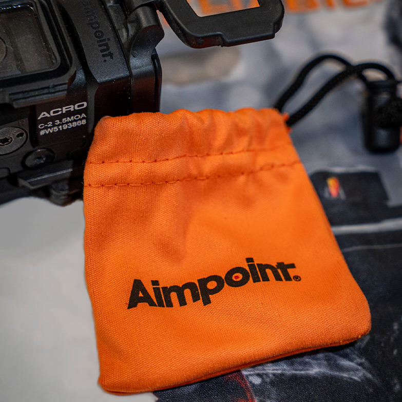 Aimpoint® Lens cleaning cloth Orange with pouch | Aimpoint